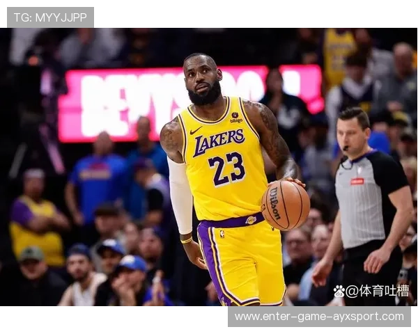 詹姆斯底线跳投命中，湖人把胜利带回城中