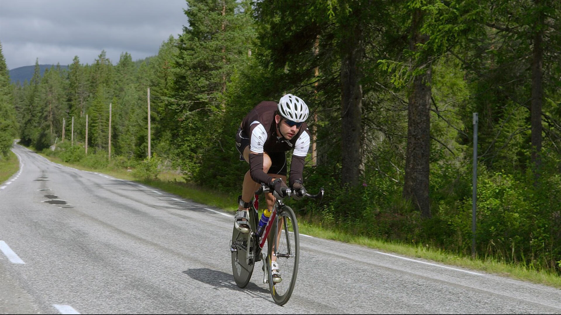“英超劲旅迎来关键战役，锁定冠军目标！”，英超老牌劲旅